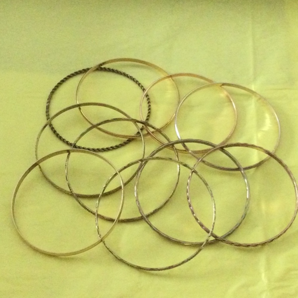 CLEARANCE 10 Goldtone Bangles
